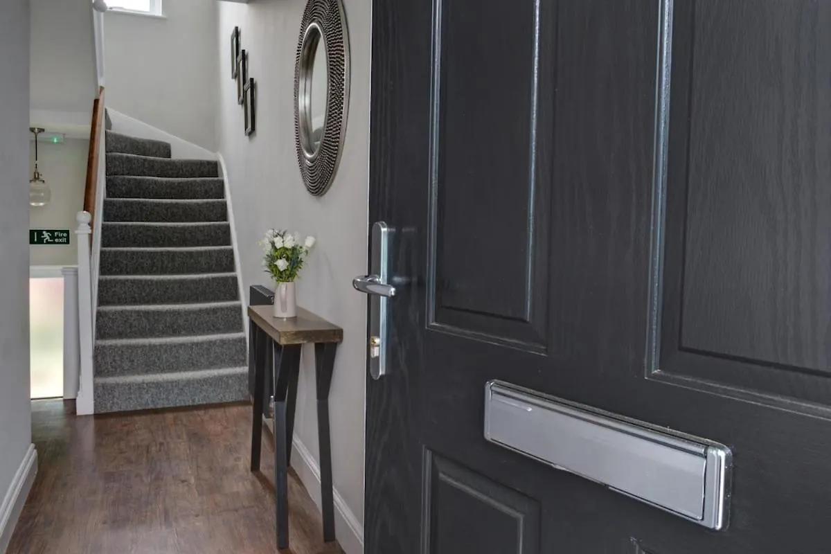 Beautiful Townhouse Close To Montpellier, Sleeps 6 Cheltenham Holiday home
