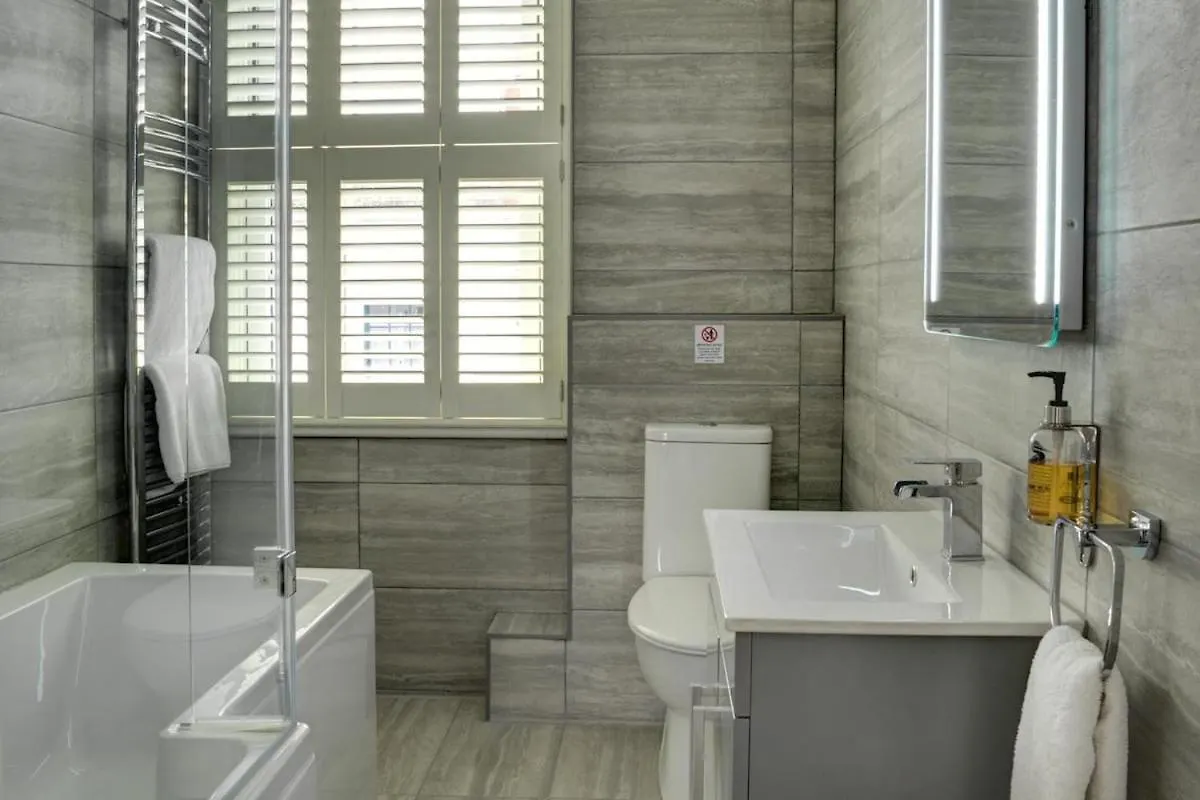 Holiday home Beautiful Townhouse Close To Montpellier, Sleeps 6 Cheltenham