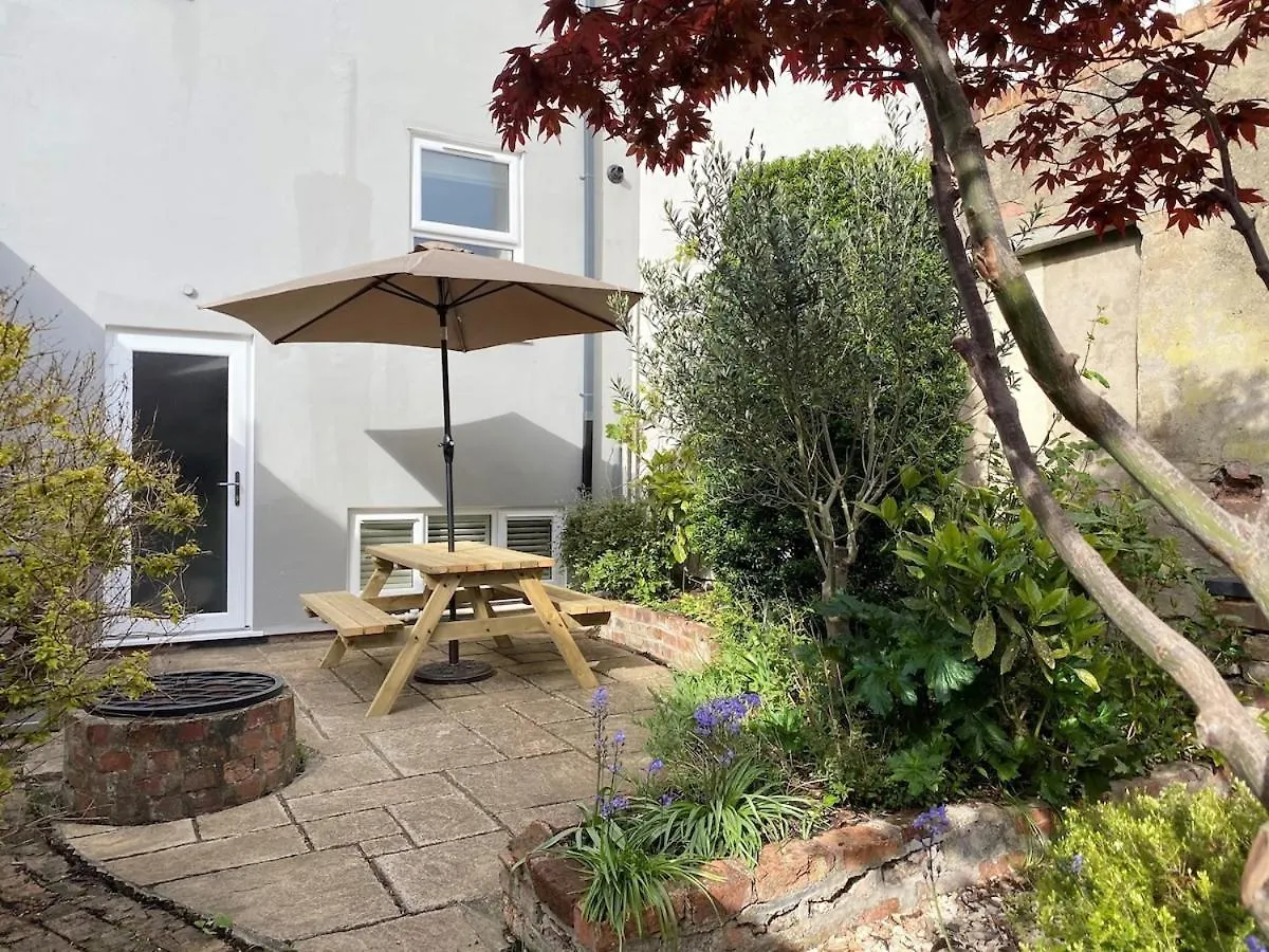 Beautiful Townhouse Close To Montpellier, Sleeps 6 Cheltenham 0*,